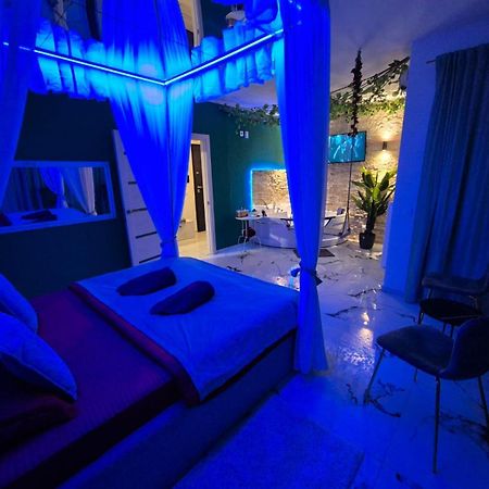 Afi Discret Jacuzzi Apartment Bukares Bagian luar foto